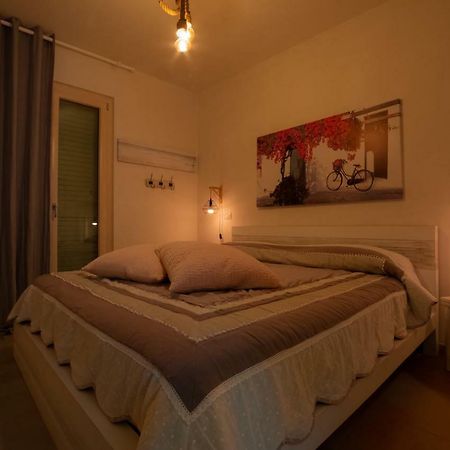 B&B A Pochi Passi Полиньяно-а-Маре Экстерьер фото