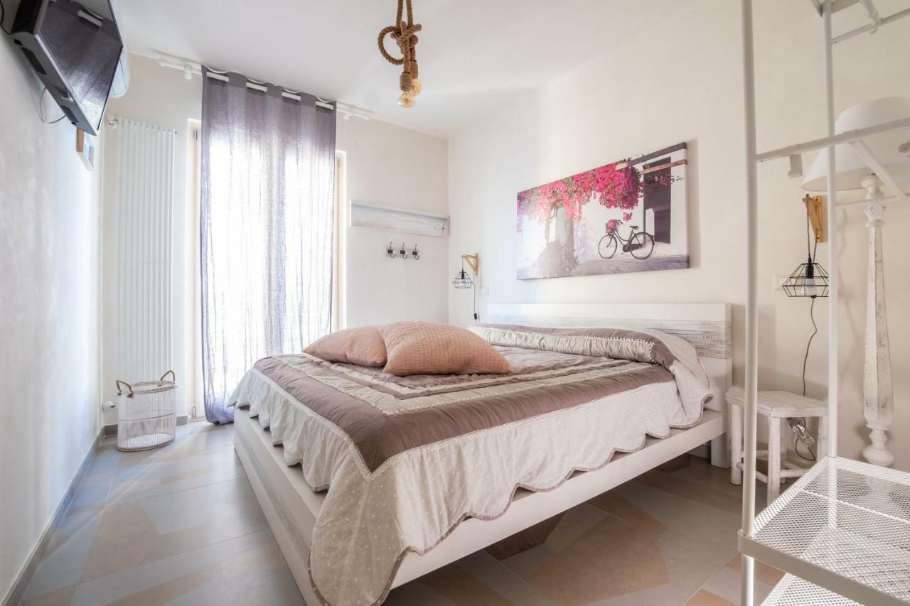 B&B A Pochi Passi Полиньяно-а-Маре Экстерьер фото