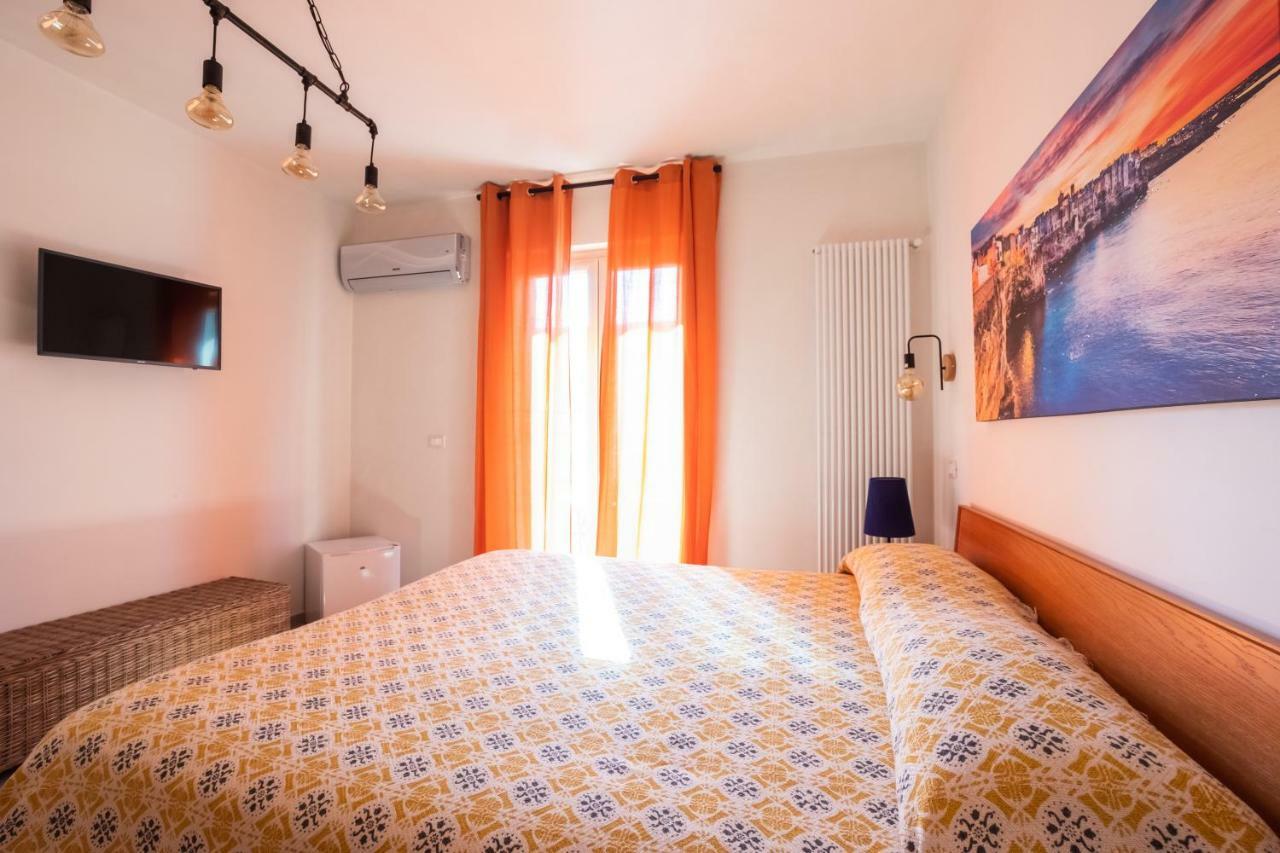 B&B A Pochi Passi Полиньяно-а-Маре Экстерьер фото